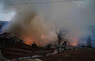 Ahırdan çıktılar, evlerinin alev alev yandığını...