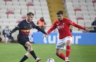 Ahmet Oğuz cezalı duruma düştü