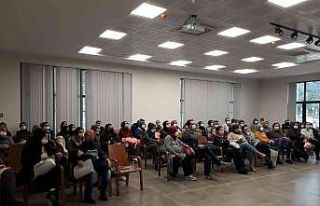 Aileler seminerde çocuklar atölyelerde