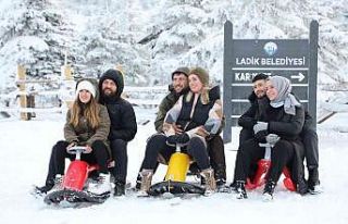 Akdağ’dan kartpostallık kar manzaraları