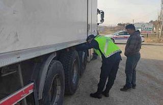 Aksaray jandarmadan kış lastiği uygulaması