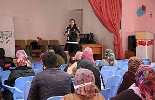 Aksaray’da annelere narkotik eğitimi verildi