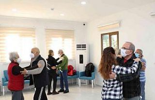 Aktif Yaşlılılar pistte gençlere taş çıkarttı