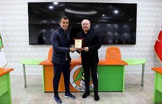 Alanyaspor ile yollarını ayıran Bülent Korkmaz’a...