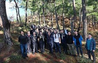 Altıeylül’lü gençler doğa yürüyüşü düzenledi
