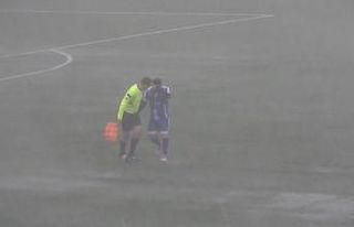 Amatör lig maçına yağmur ve fırtına engeli