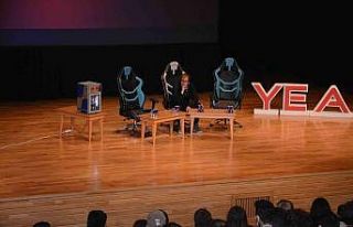 Anadolu Üniversitesi İletişim Kulübü’nden "Streamers"...