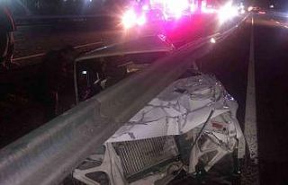 Ankara’da otomobil beton mikserine arkadan çarptı:...