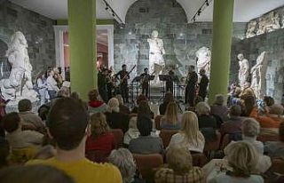 Antalya DOB Ocak ayında 12 temsil ile sanatseverlerle...