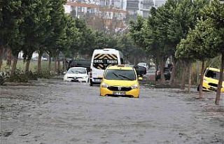 Antalya ve batı ilçeleri için ‘aşırı yağış’...