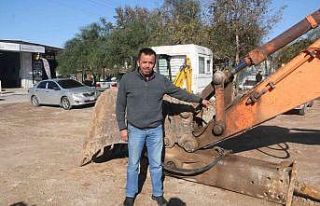 Antalya’da elektrikli scooterin sürekli iş makinesine...