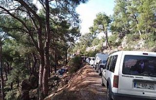 Antalya’da ormanlık alanda kafasından silahla...
