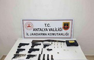 Antalya’da silah kaçakçılığı operasyonu