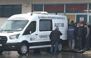 Antalya’da yeni aldığı otomobille eve dönüş...