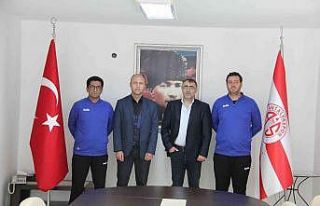 Antalyaspor Kulüp Derneğinden ilk hamle voleybola