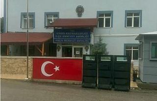 Araçlara dadanan hırsız yakayı ele verdi