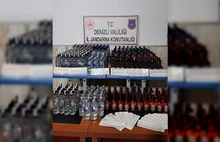 Araçlardan litrelerce sahte alkol çıktı