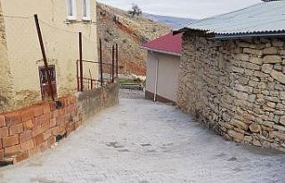 Arapgir’de kilit taş çalışmaları sürüyor