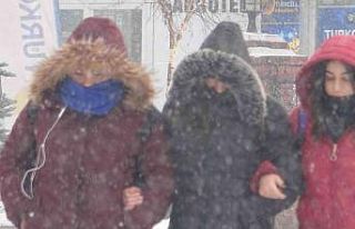 Ardahan güne karla uyandı