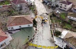 Arnavutköy’de lodostan hasar gören camii minaresinin...