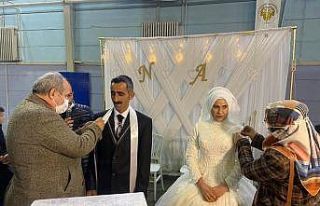 Artvin’de işitme engelli çift dünya evine girdi