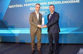 Asya Su’ya başarı ödülü