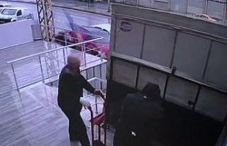 Ataşehir’de direksiyon hakimiyetini kaybeden kadın...