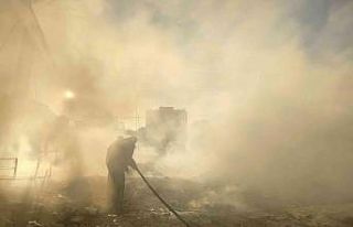 Atık yangını mahalleliyi ayağa kaldırdı