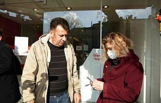 ATM’de unutulan parayı sahibine ulaştırdı