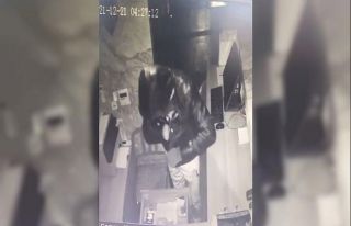 Avcılar’da baklavacıdan hırsızlık anları kamerada