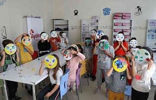 Aydem, öğrencileri farkındalık atölyeleri ile...