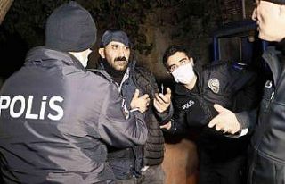 Ayrıldığı eşini sopayla darp edip yüzünü kesen...