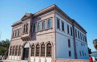 Ayvalık’ta tarihî binaya taşınmak için geri...