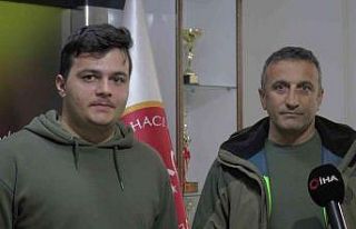 Baba-oğul aynı üniversitede eğitim görüyor