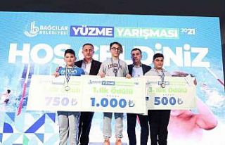Bağcılar’da minik kulaçlar şov yaptı