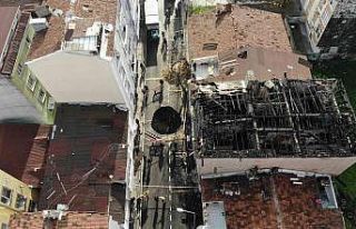 Bağcılar’da yangın sonrası yol çöktü