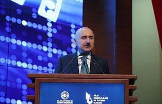 Bakan Karaismailoğlu, haberleşme sektörünün üçüncü...