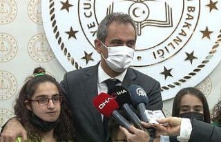 Bakan Özer’den resim yarışmasında dereceye giren...