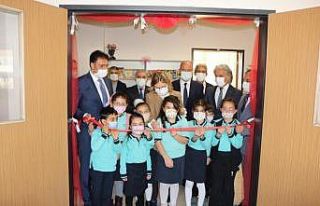 Bakan Yardımcısı Aşkar, İzmir’de kütüphane...