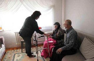 Bakıma muhtaç teyzesine daha iyi hizmet verdirmek...