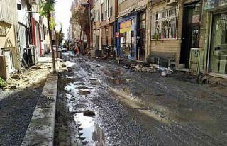 Bakırköy’de altyapı çalışmasında cadde çamur...
