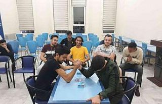 Balıkesirli gençler turnuvalarda buluştu