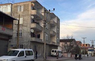 Balkondan düşen kadın hayatını kaybetti
