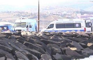 Bandırmada mendirek sahili yayalara kapatıldı