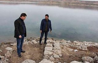 Baraj suları çekilince 4 bin yıllık höyük ortaya...