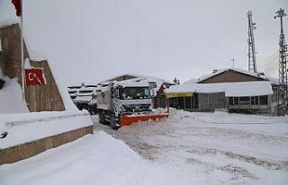 Başkale’de 43 yerleşim yerinin yolu ulaşıma...