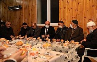 Başkan Bıyık, vatandaşlarla sabah namazında bir...