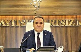 Başkan Böcek’ten ucuz ekmek müjdesi