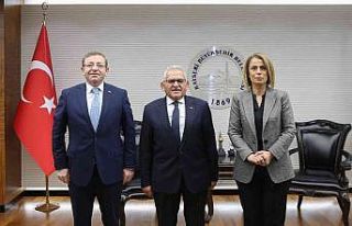 Başkan Büyükkılıç’a komşu şehir ziyaretleri