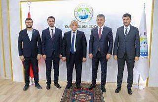 Başkan Çopuroğlu’ndan Yahyalı Belediyesi’ne...